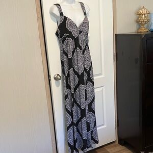 Chic Black and White Patterned Maxi Dress